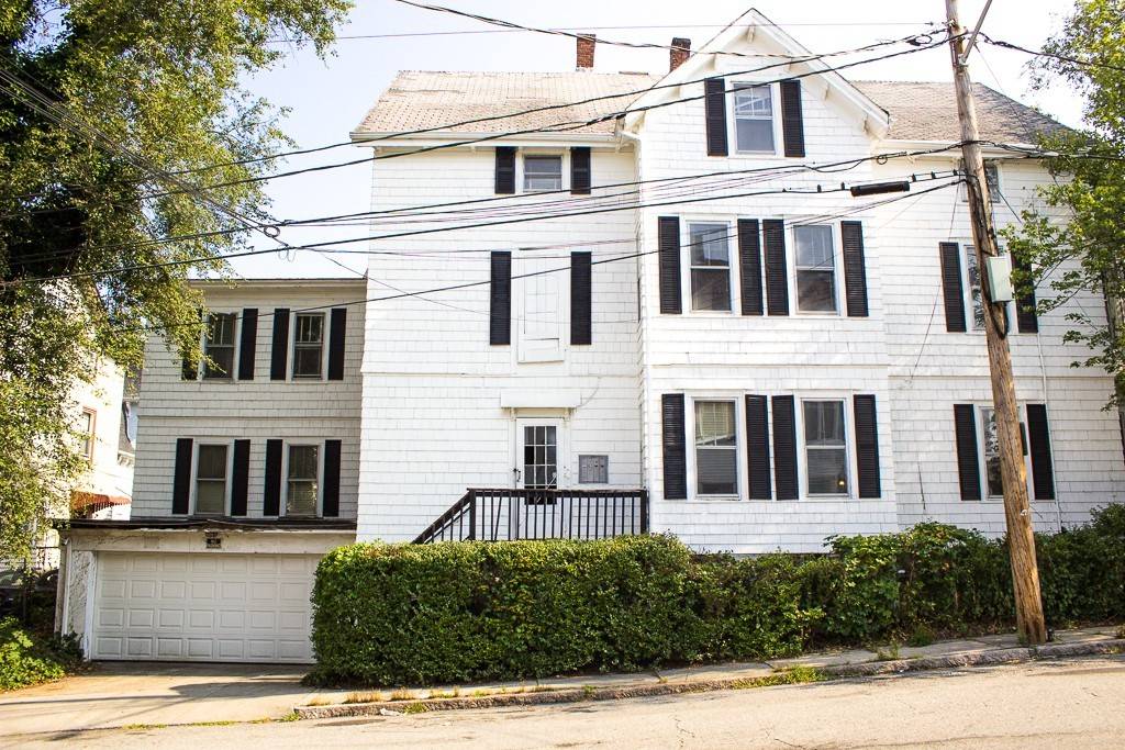 Fall River, MA 02721,857 2nd St