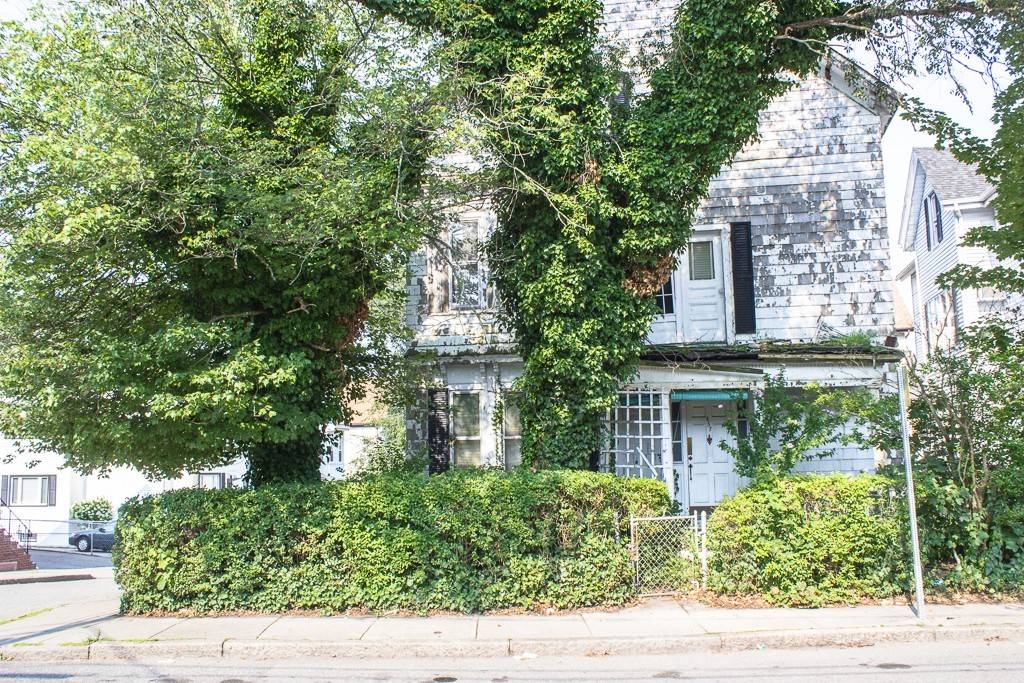 Fall River, MA 02721,857 2nd St