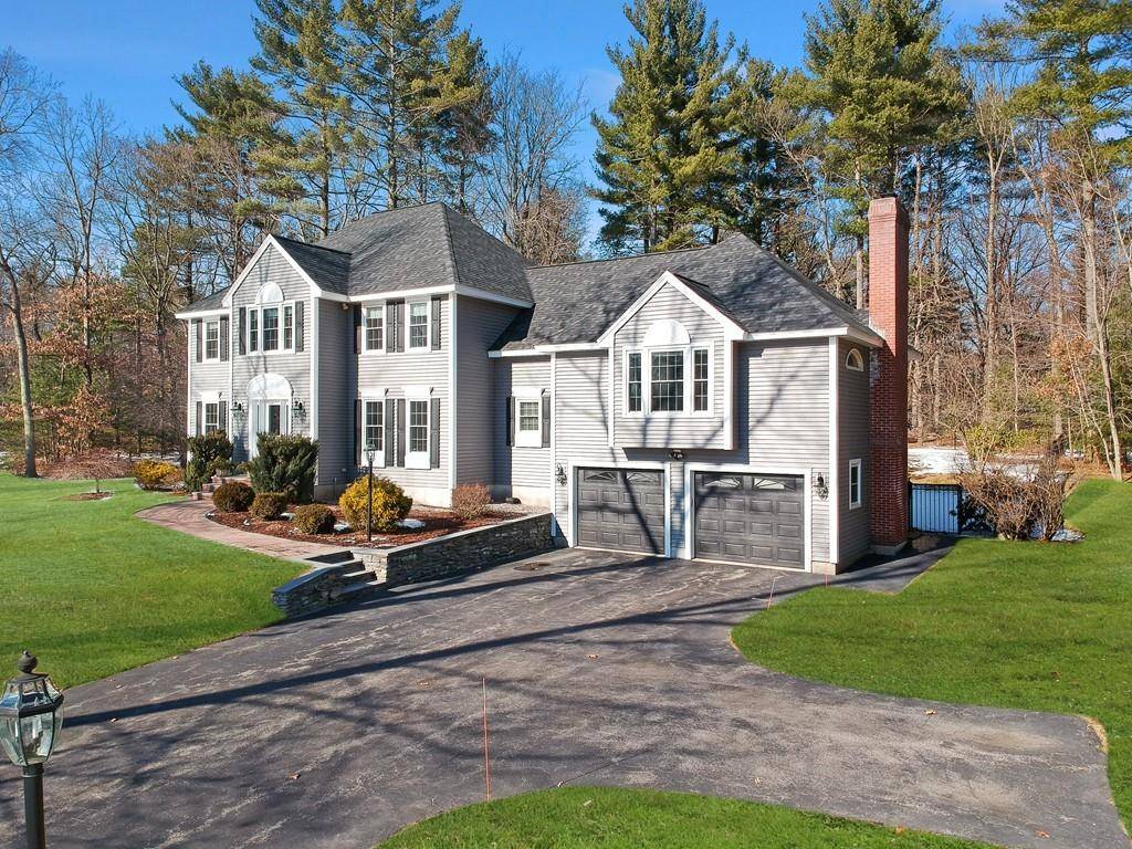 Methuen, MA 01844,2 Boxwood Drive