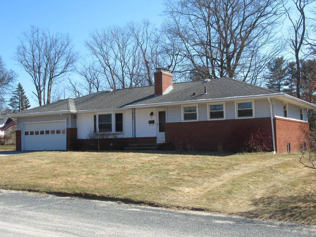 Dudley, MA 01571,4 Meadow Ln