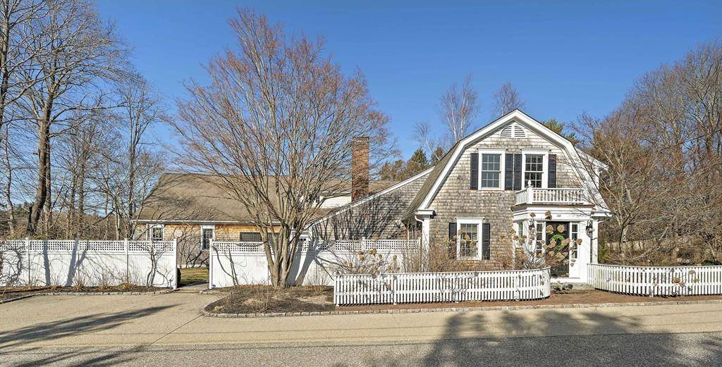 Duxbury, MA 02332,28 Sunset Rd