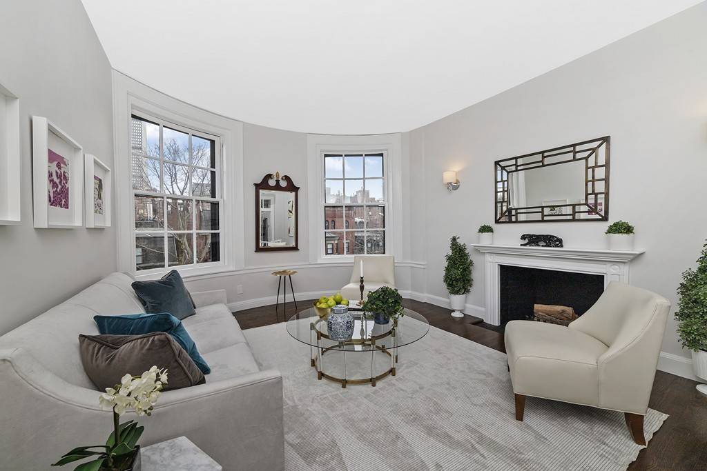 Boston, MA 02115,8 Gloucester Street #9