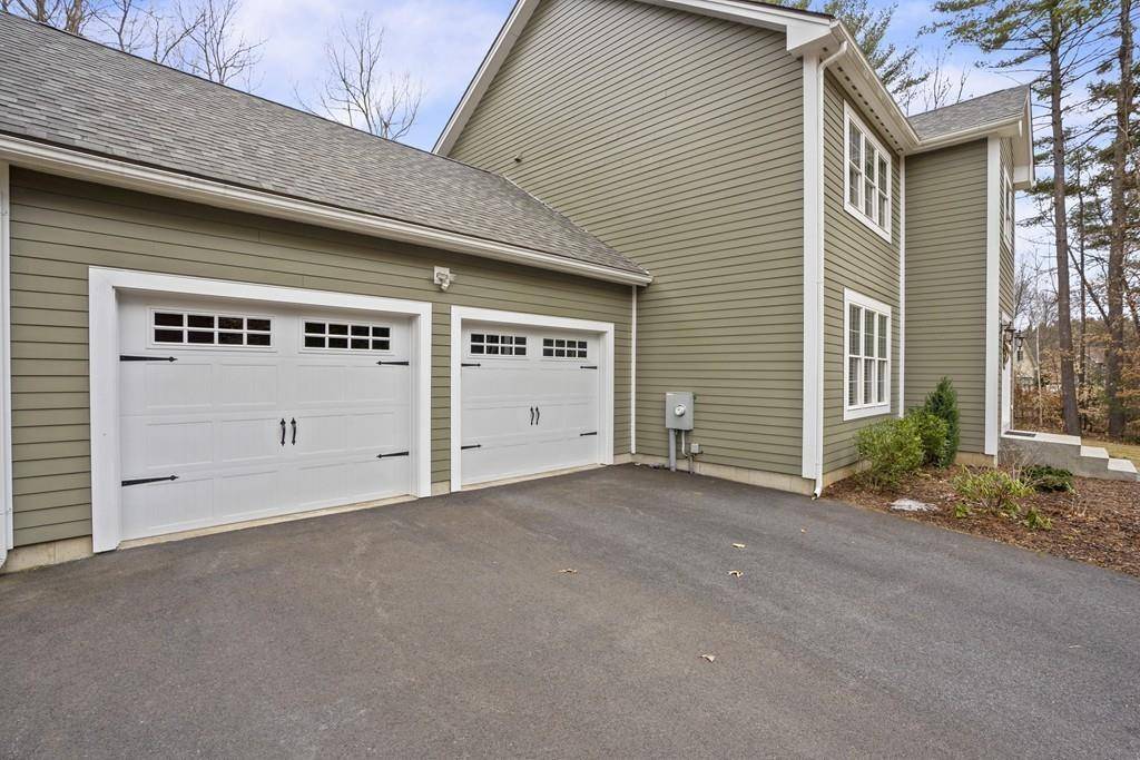 Hadley, MA 01035,2 Indian Pipe Dr