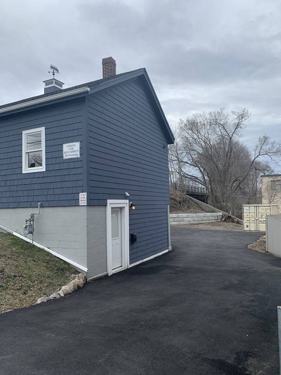 Dedham, MA 02026,82 Walnut St