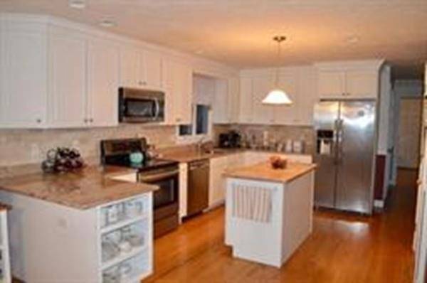 Norton, MA 02766,6 Cherry Tree Dr