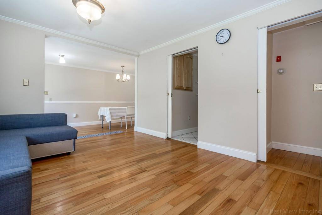 Sudbury, MA 01776,18 Autumn St