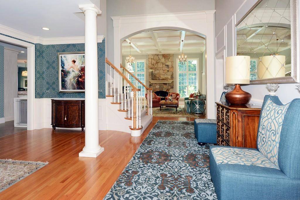 Southborough, MA 01772,14 Orchard Rd