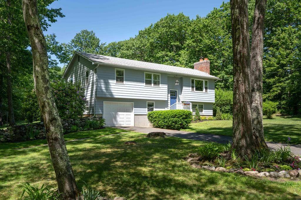 Westhampton, MA 01027,64 Reservoir Road