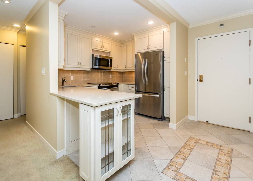 Needham, MA 02494,100 Rosemary Way #218