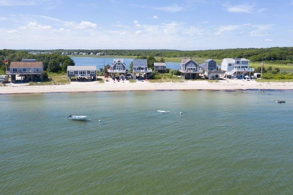 Mattapoisett, MA 02739,8 Cove St