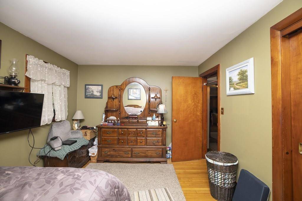 Berkley, MA 02779,4 Elm St