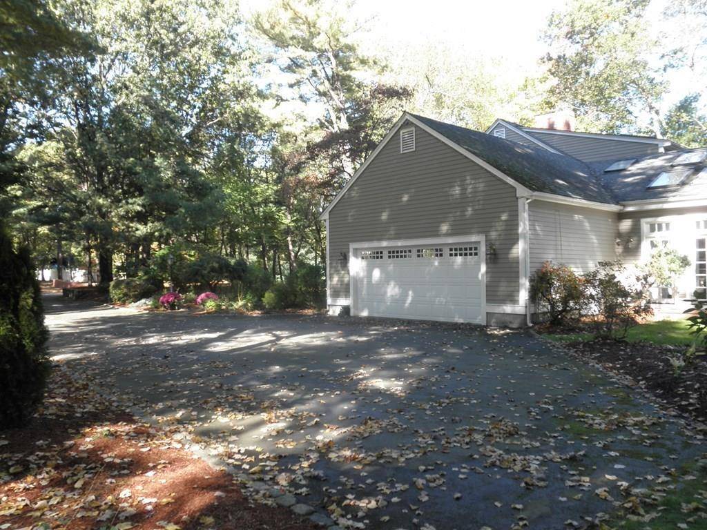 Seekonk, MA 02771,68 Raymond