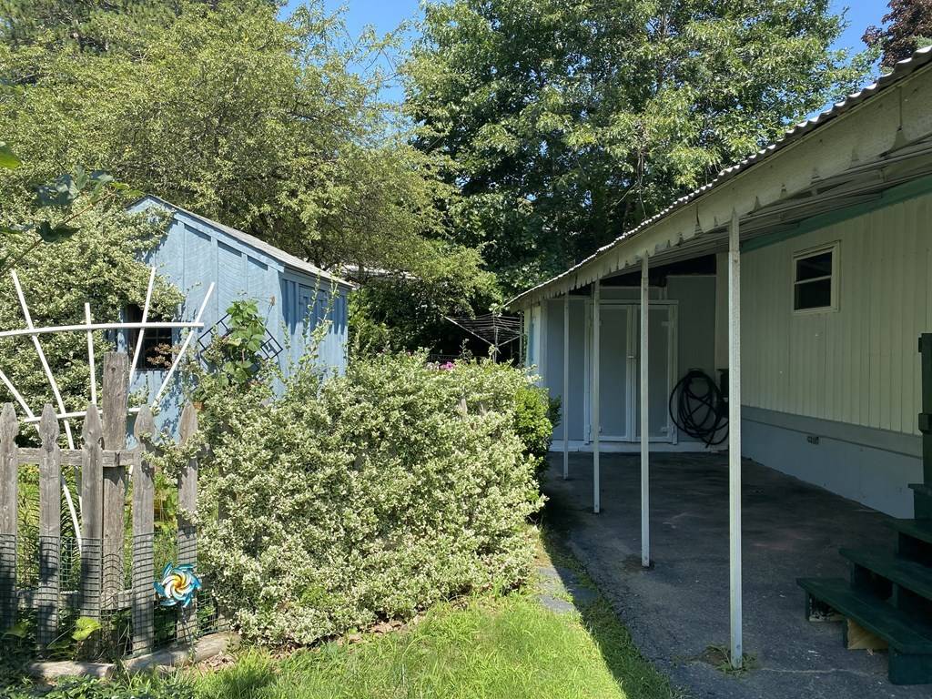 Greenfield, MA 01301,42 Adams Rd #25