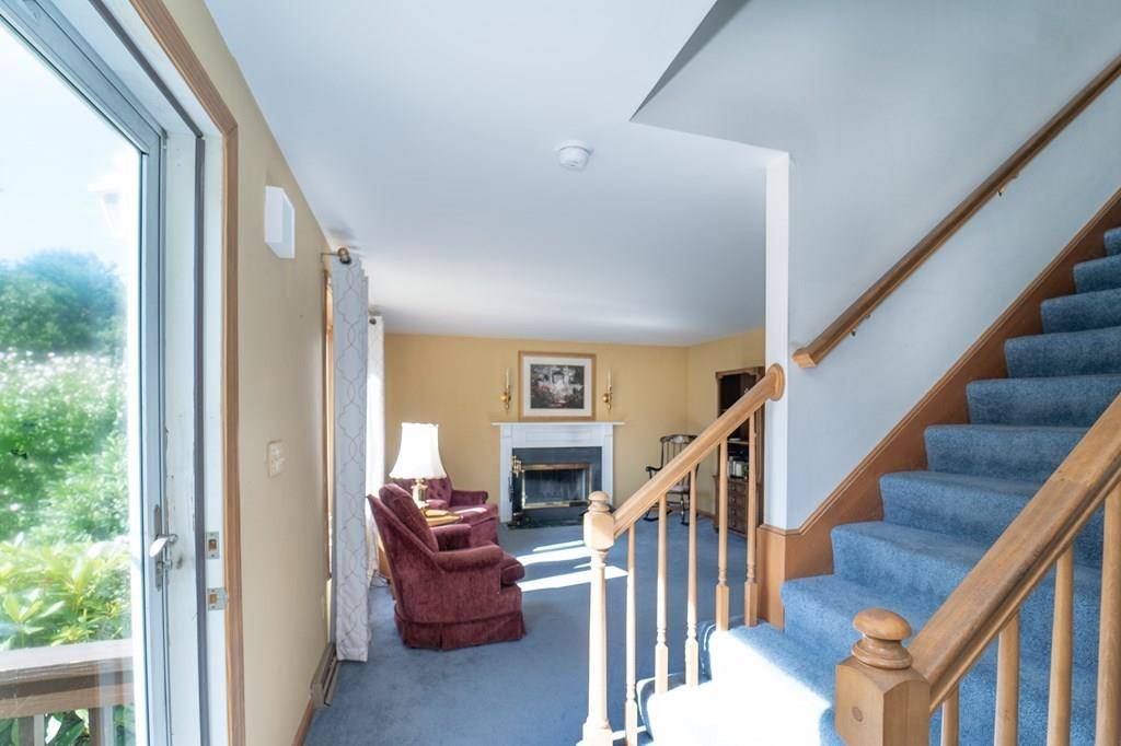 Taunton, MA 02718,41 Cardinal Cir