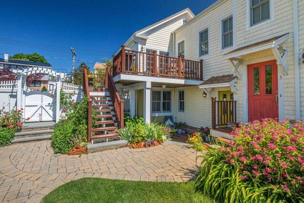 Provincetown, MA 02657,23 Bradford St #1