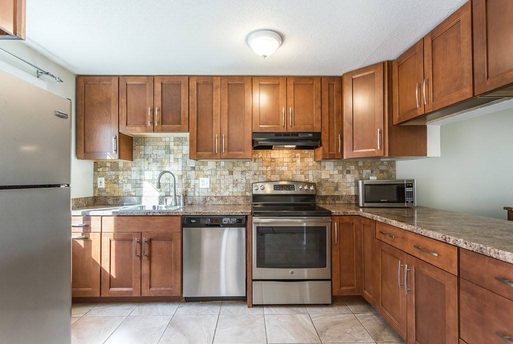 Taunton, MA 02780,168 Hart St #57