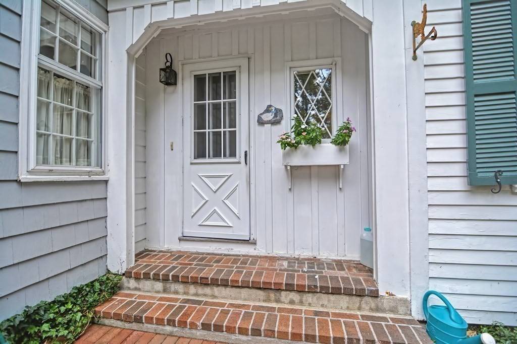 Walpole, MA 02081,684 High Street