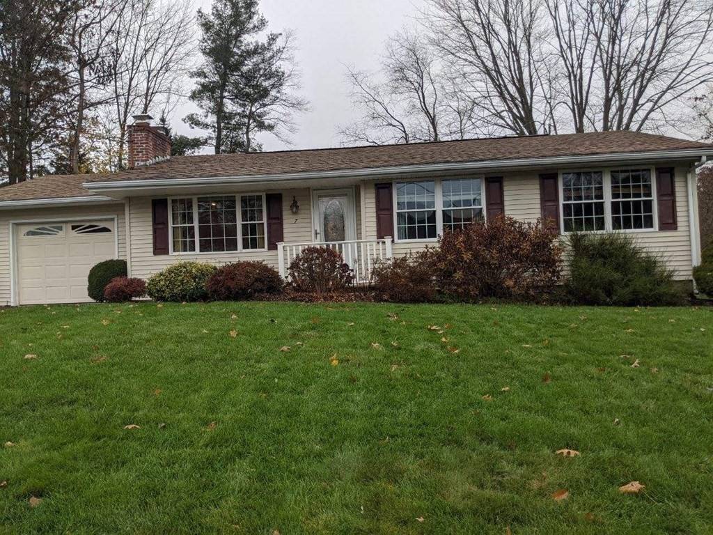 Dudley, MA 01571,7 Lynn Ln