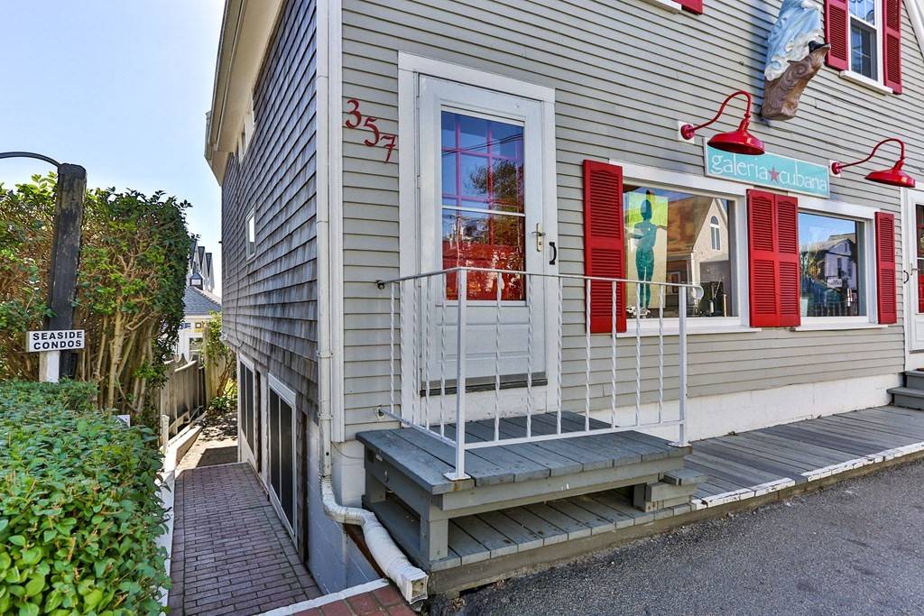 Provincetown, MA 02657,357 Commercial Street #9