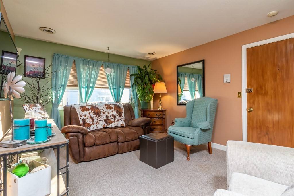 Fall River, MA 02724,188 Palmer St #D