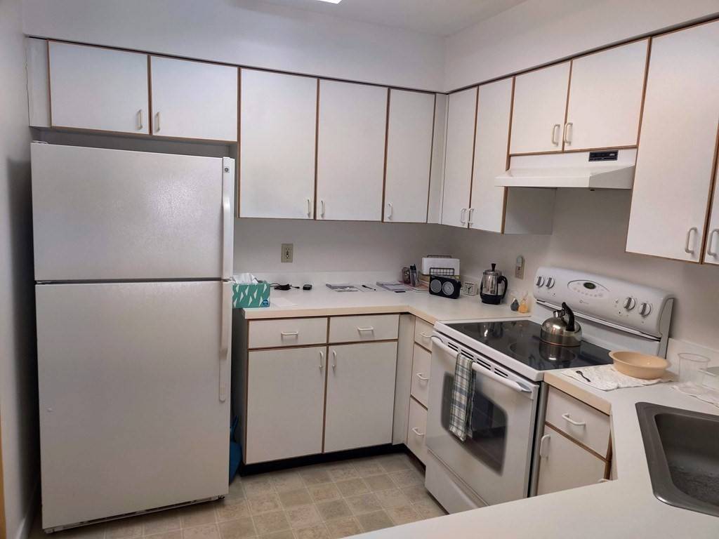 Needham, MA 02494,100 Rosemary Way #208