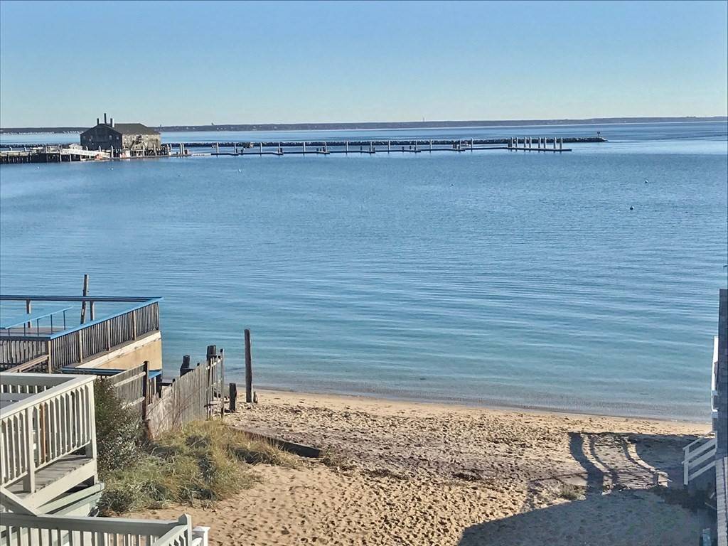 Provincetown, MA 02657,199 Commercial Street #17