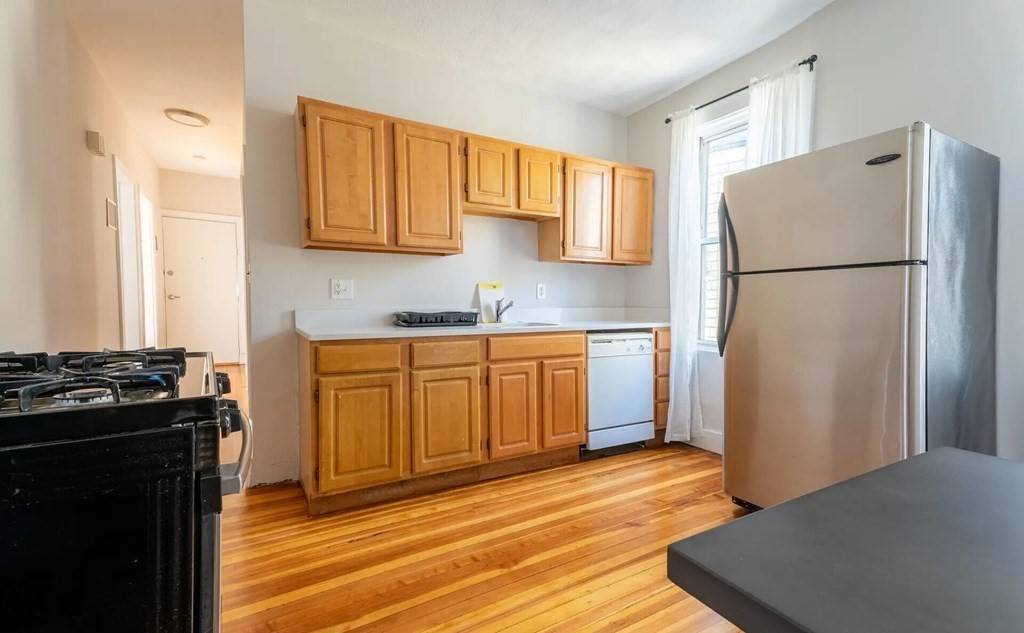 Boston, MA 02125,33 Edison Green Street #3