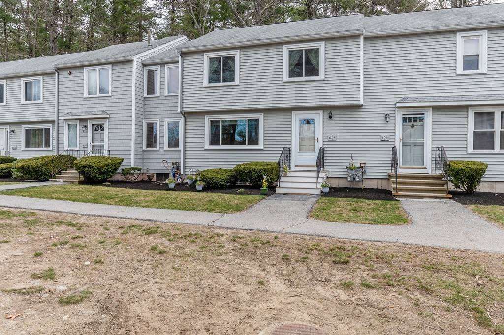 Tyngsborough, MA 01879,402 Cardinal Ln #402