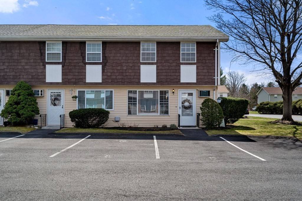 Methuen, MA 01844,945 Riverside Dr #22D