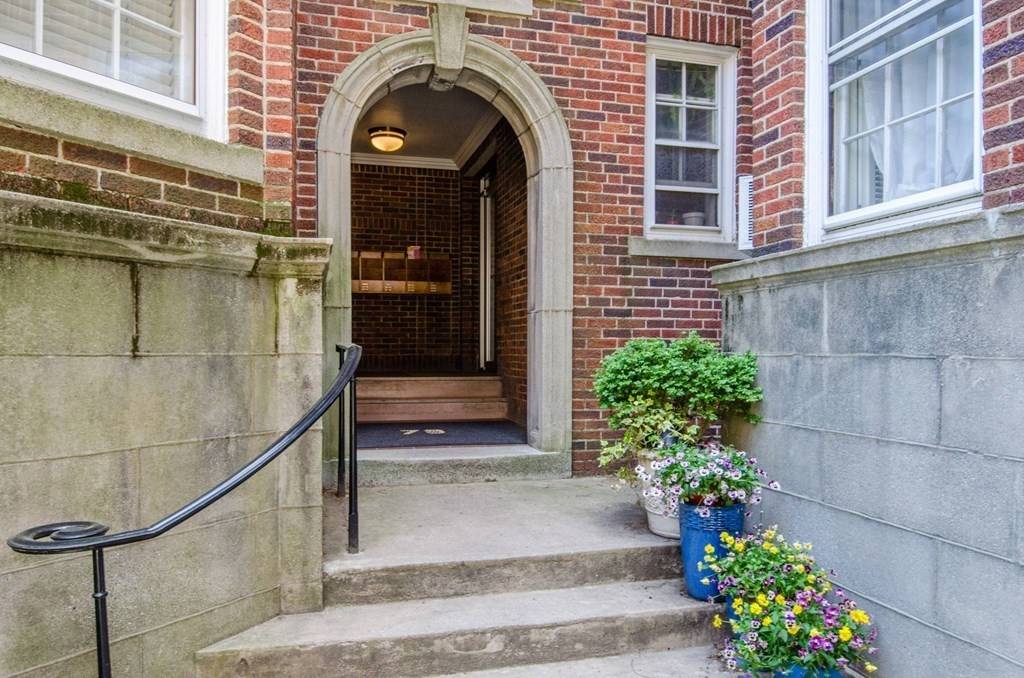 Cambridge, MA 02138,79 Martin Street #33