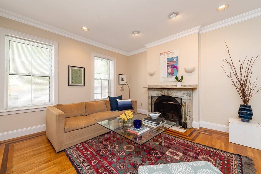 Boston, MA 02114,63 W Cedar St #1