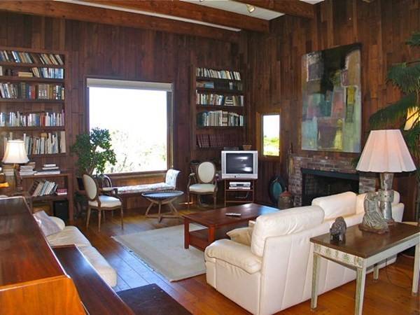 19 Lake Rd  Ch220 Chilmark, MA 02535