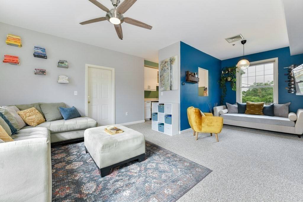 Dedham, MA 02026,110 Maple Pl #8