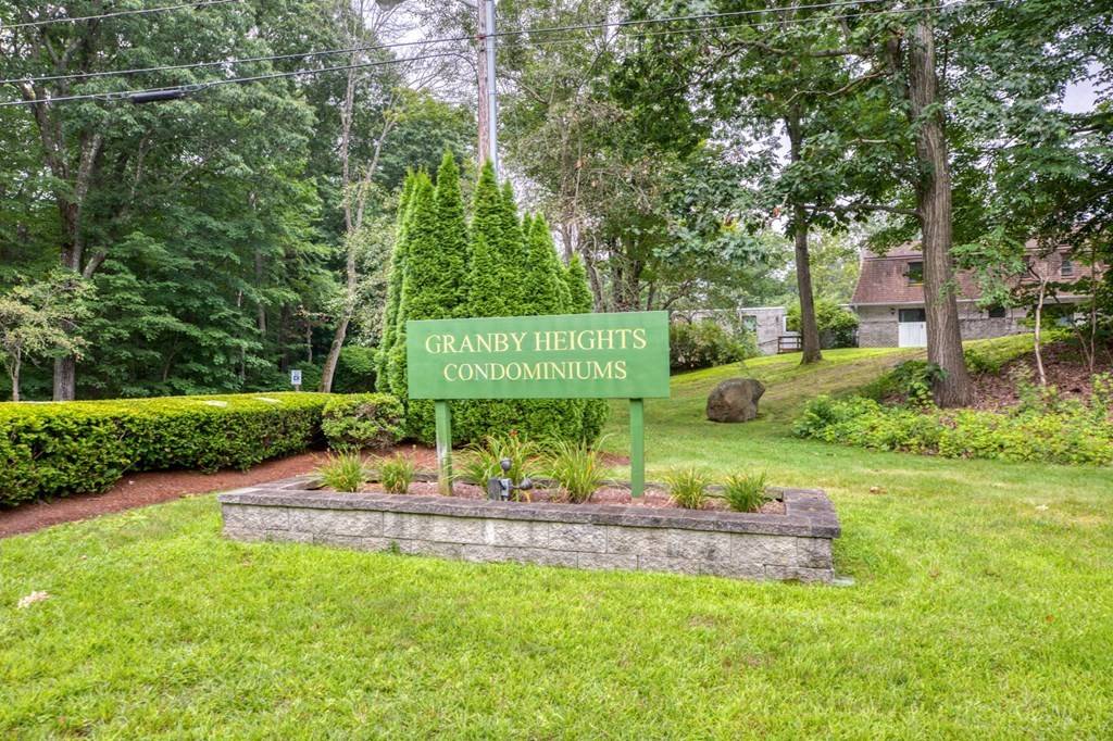 Granby, MA 01033,38 Granby Hts #38