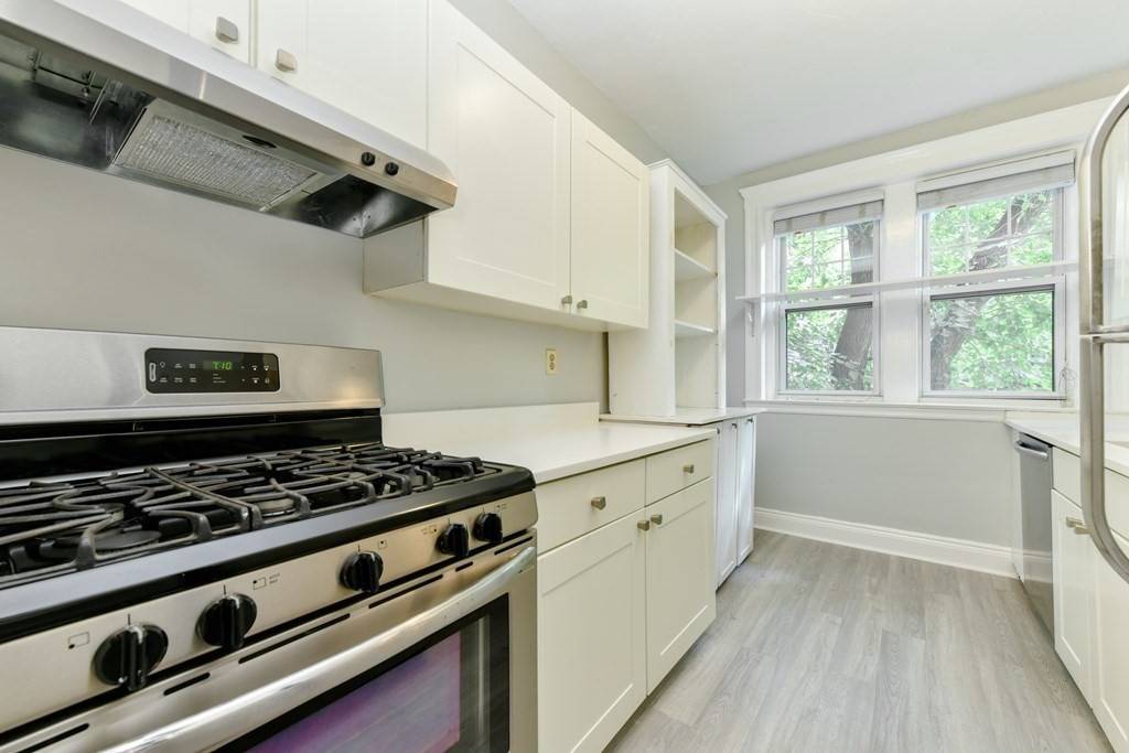 Boston, MA 02130,40 Jamaicaway #8