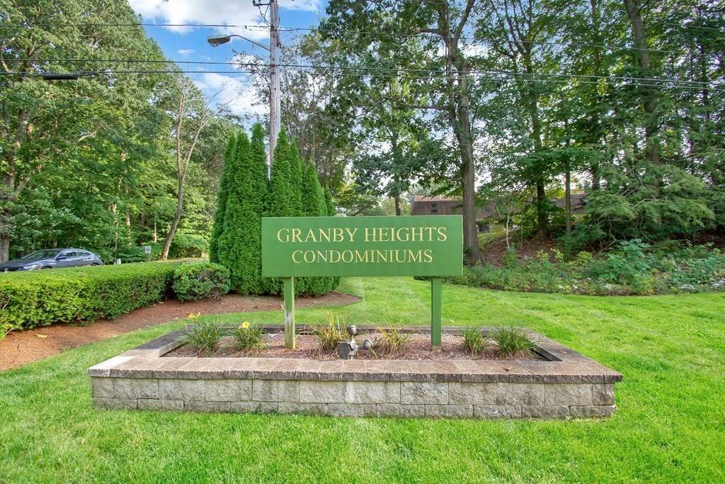 Granby, MA 01033,4 Granby Hts #4