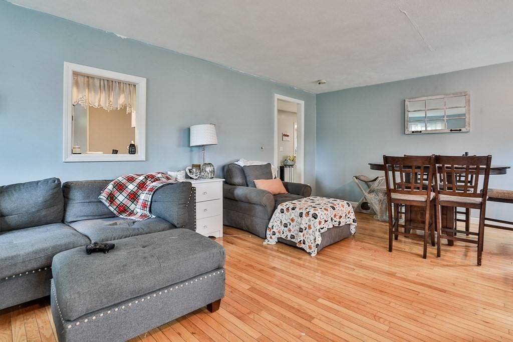 Haverhill, MA 01832,747 River St #1