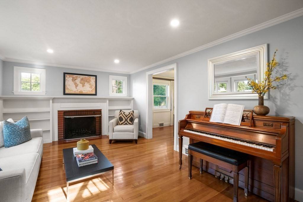Newton, MA 02462,44 Pierrepont Rd