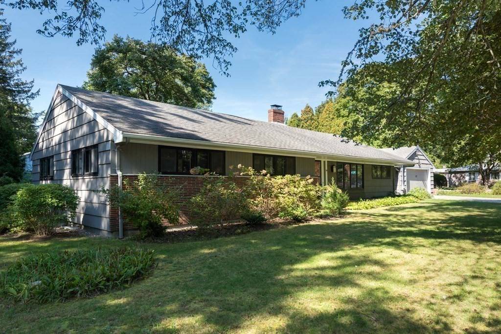Marion, MA 02738,102 Front St