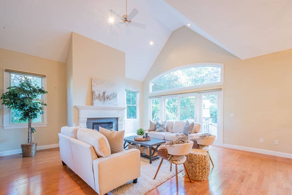 Belmont, MA 02478,3 Bayberry Ln #3