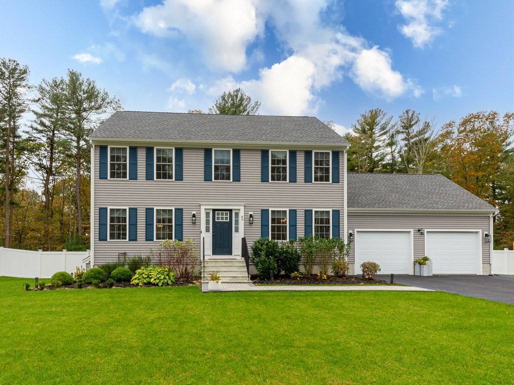 Taunton, MA 02780,92 Appaloosa Way