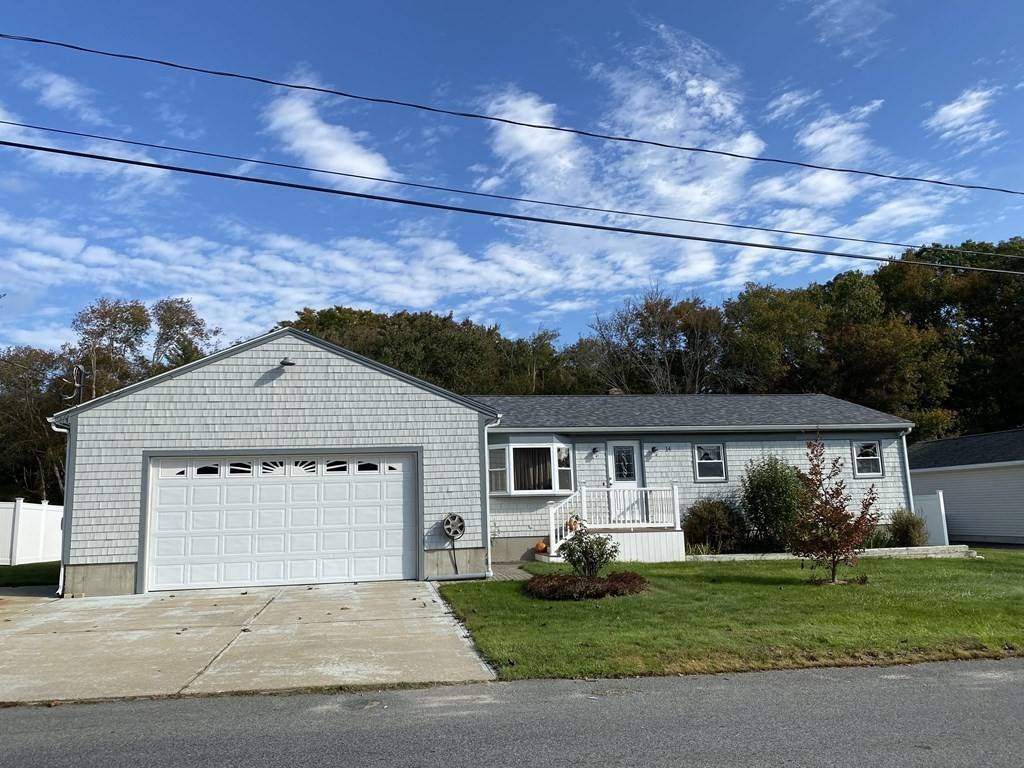 Westport, MA 02790,14 Holly Ln