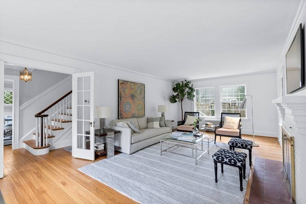 Wellesley, MA 02482,8 Tappan Rd