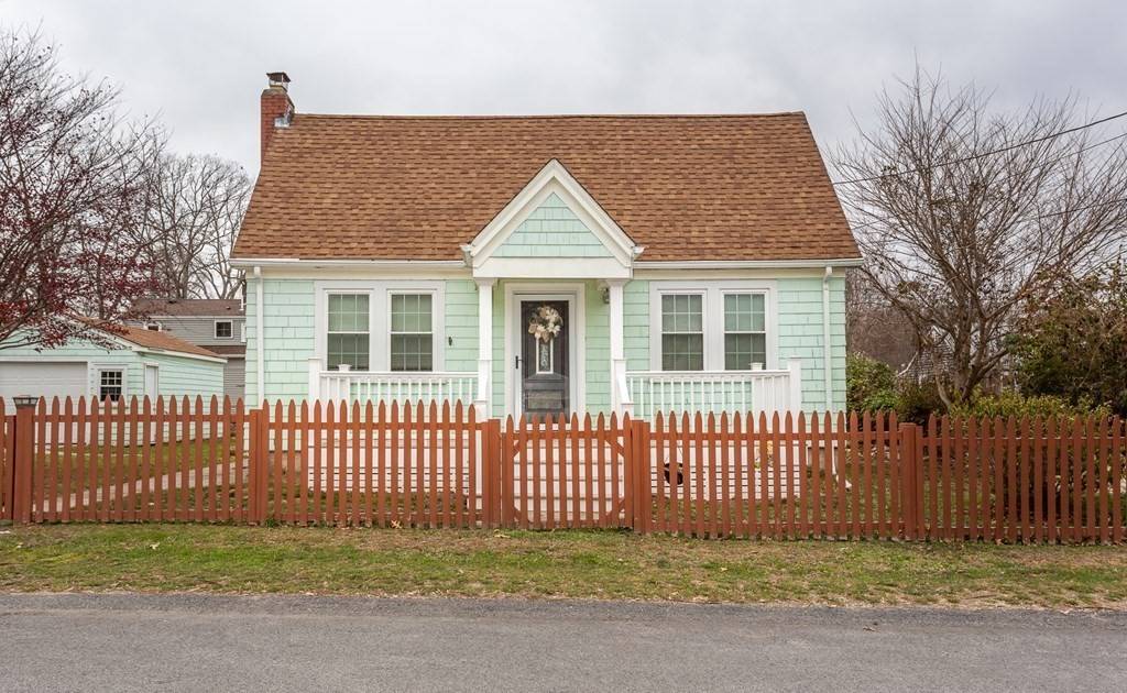 Westport, MA 02790,14 Milk Avenue