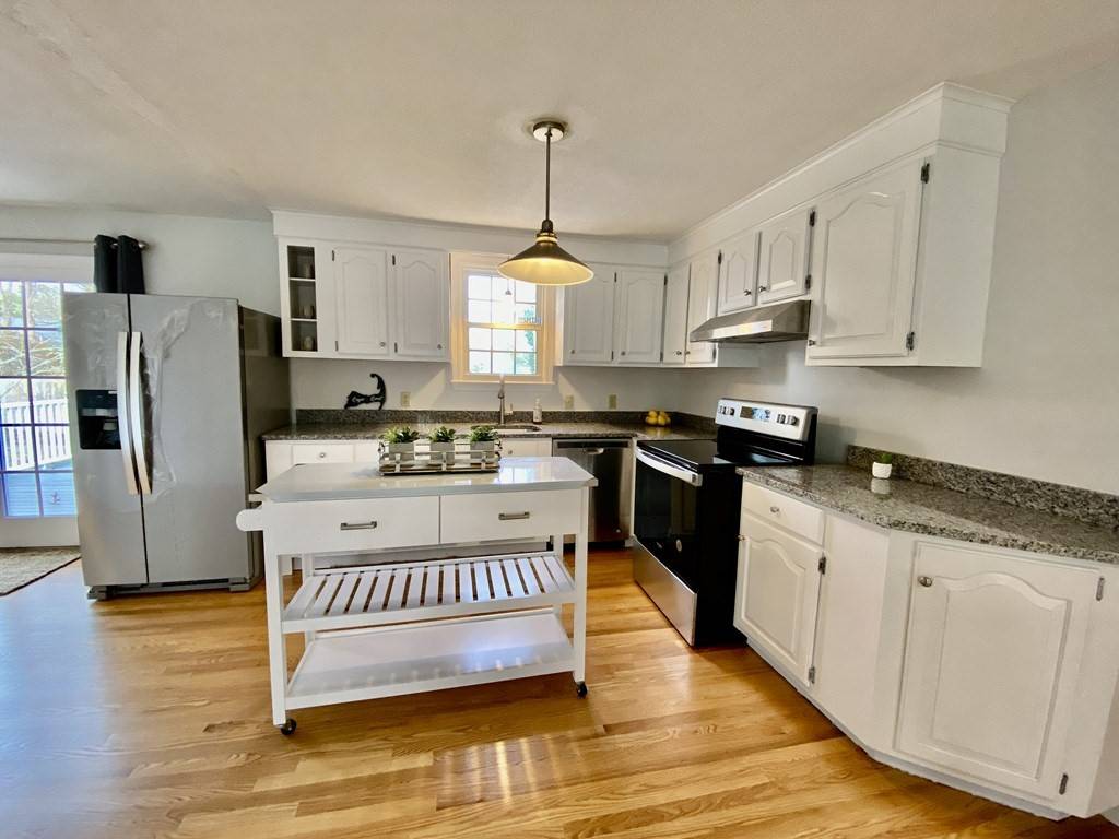 Falmouth, MA 02536,36 Sailfish Dr
