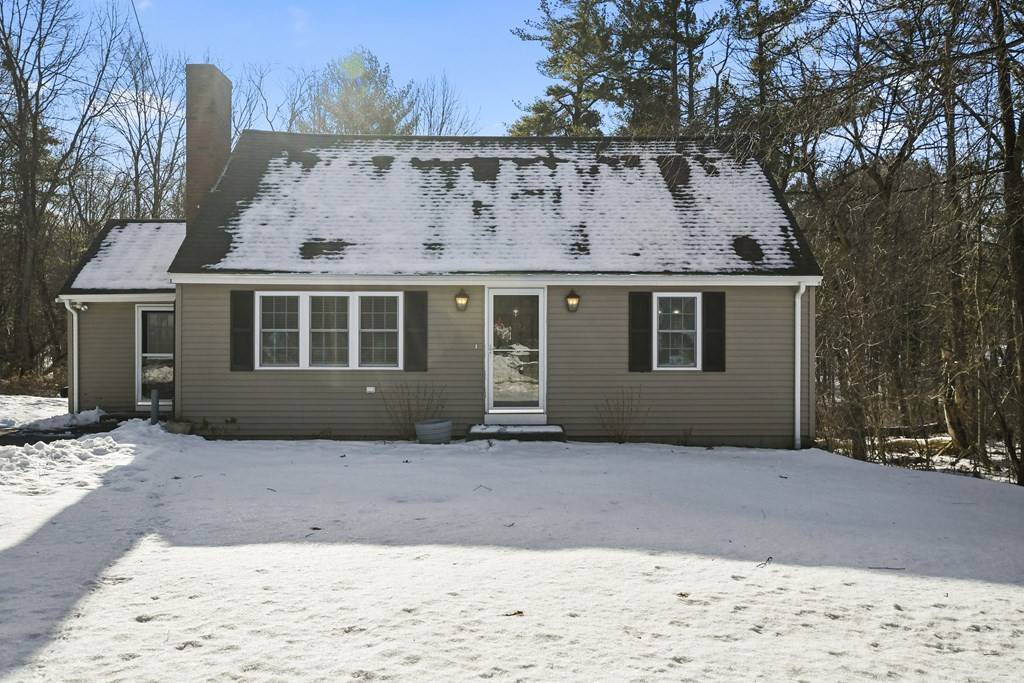 Tyngsborough, MA 01879,104 Chestnut Road