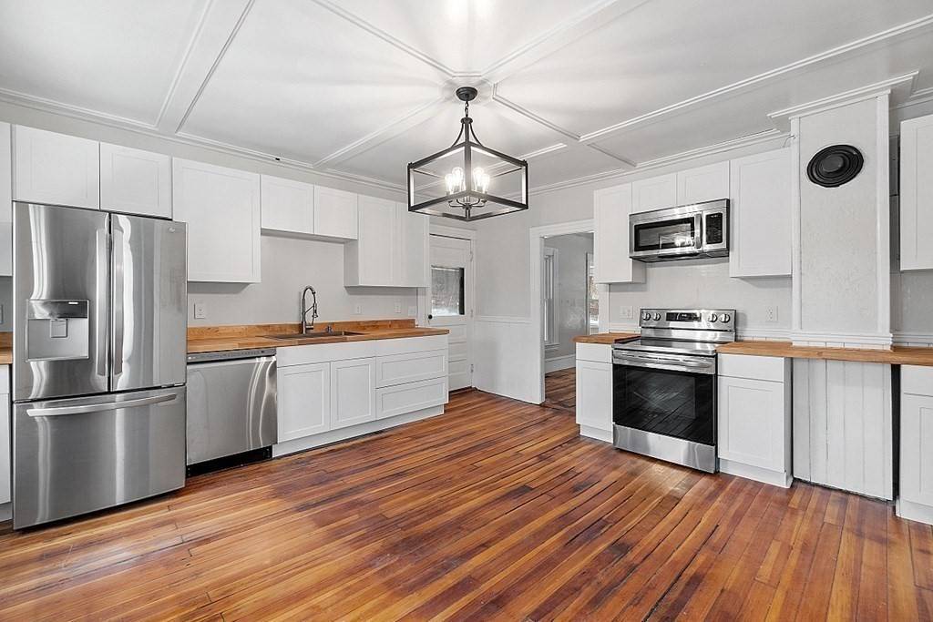 Orange, MA 01364,15 Johnson Rd
