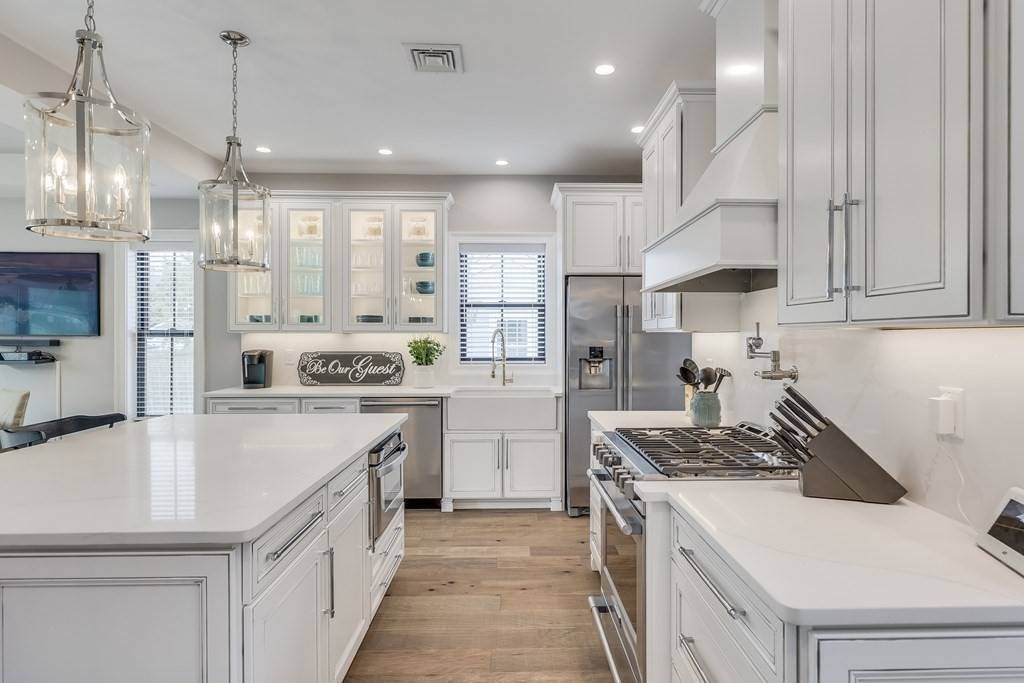 Falmouth, MA 02536,37 Randolph Street