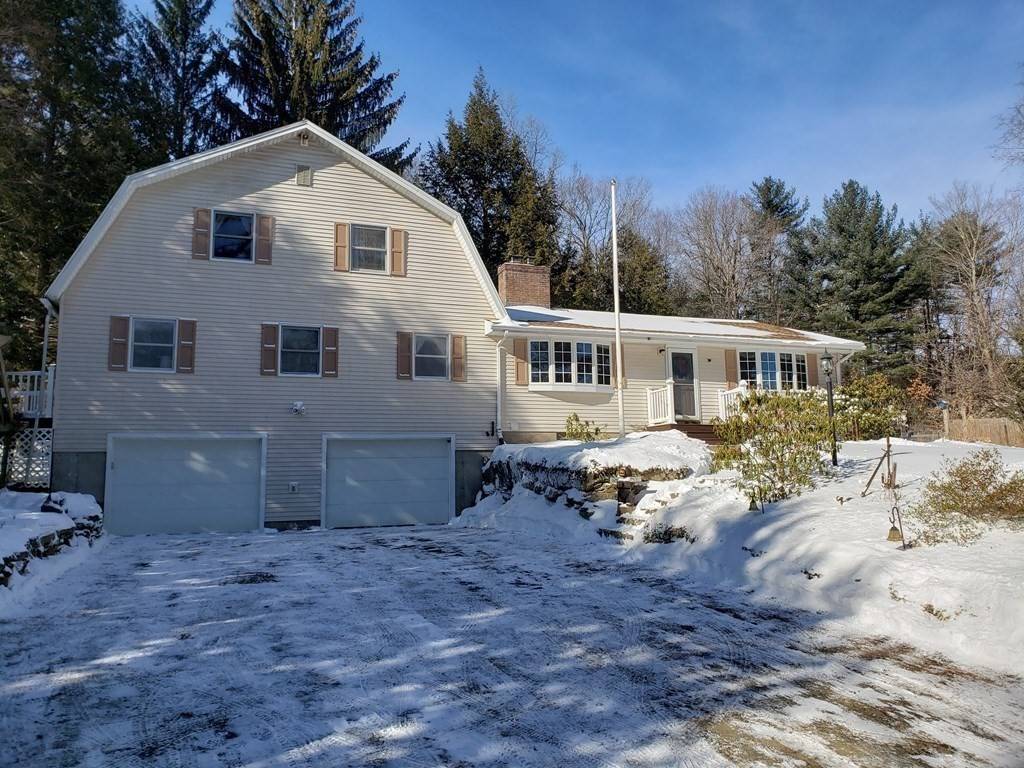 Granby, MA 01033,15 Lyman St