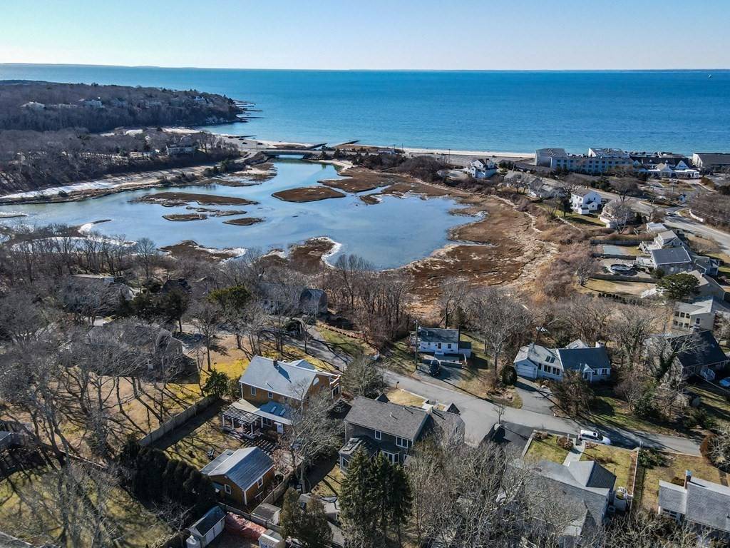 Falmouth, MA 02556,28 Nauset Ave E